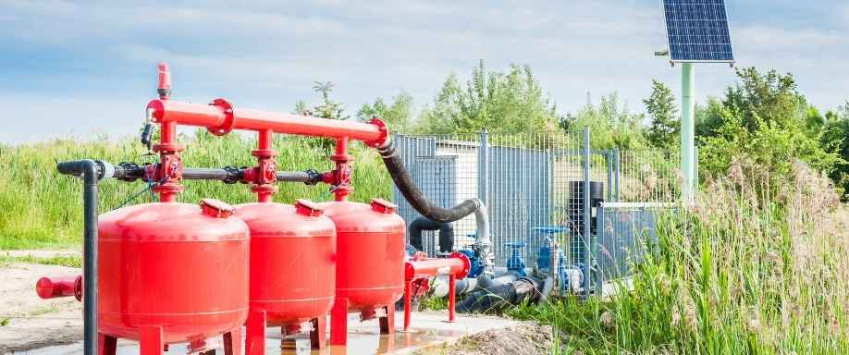 ¿A qué profundidad puede funcionar una bomba de agua solar para pozo?