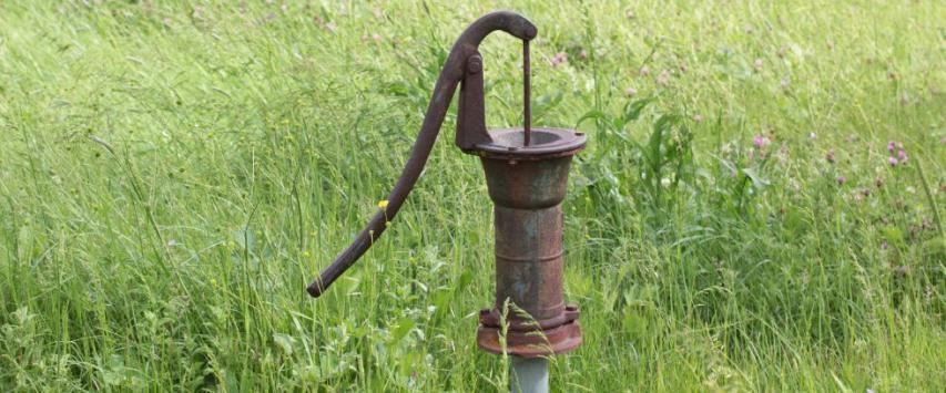 ¿Cuánto tiempo puede estar encendida una bomba de agua sumergible?