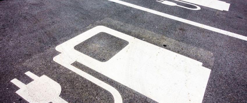 ¿Cuántos kilómetros puede hacer un coche eléctrico sin repostar?