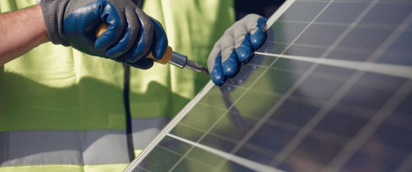 ¿Es necesario legalizar un kit solar autoinstalable​?